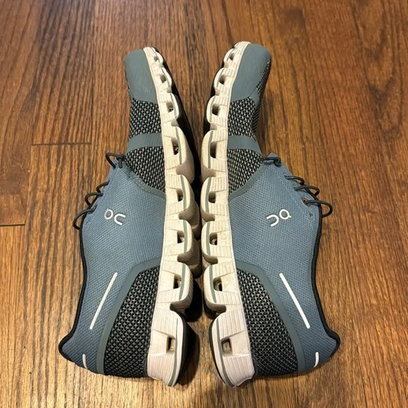 *GUC* ON Women’s Cloud Running Shoe - Blue - Size 10 - Picture 7 of 9
